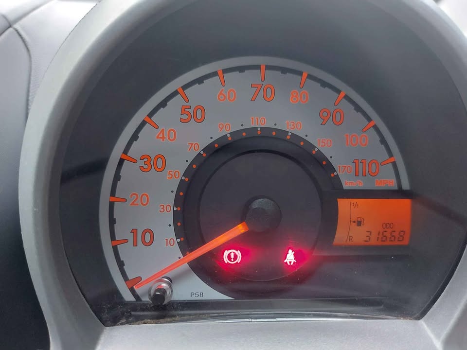 2011 Peugeot 107 — photo 10